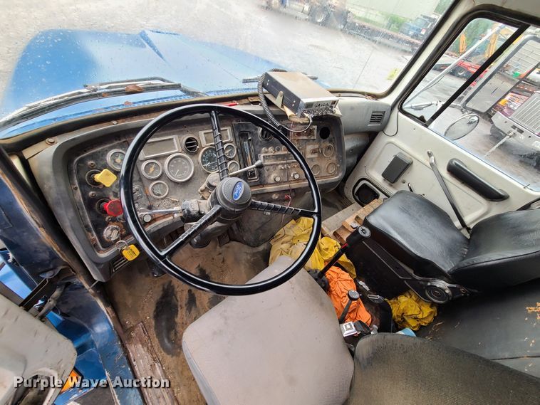 image for item DI6245 1996 Ford Aeromax L9000  dump truck