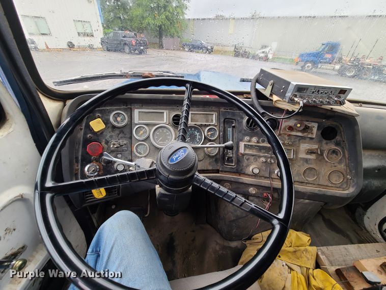 image for item DI6245 1996 Ford Aeromax L9000  dump truck