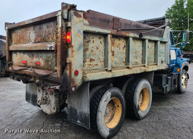 image for item DI6245 1996 Ford Aeromax L9000  dump truck