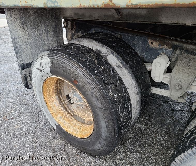 image for item DI6245 1996 Ford Aeromax L9000  dump truck
