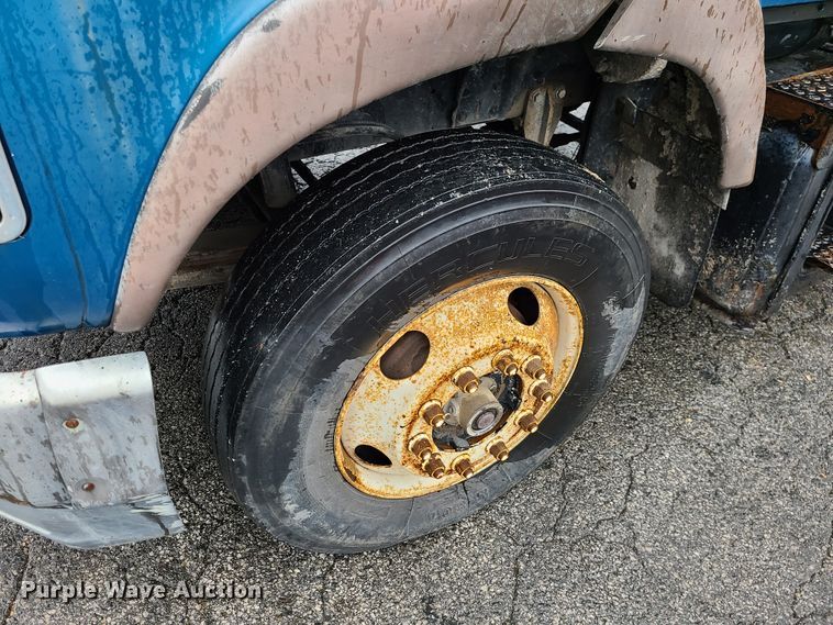 image for item DI6245 1996 Ford Aeromax L9000  dump truck