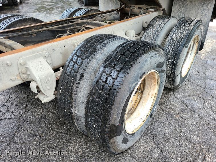 image for item DI6245 1996 Ford Aeromax L9000  dump truck