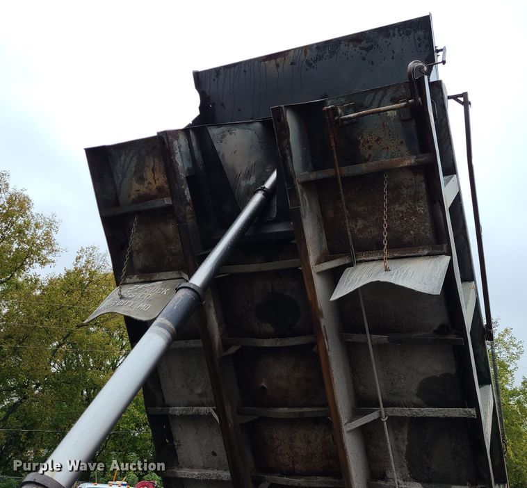 image for item DI6245 1996 Ford Aeromax L9000  dump truck