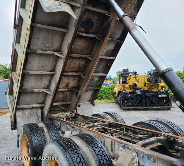 image for item DI6245 1996 Ford Aeromax L9000  dump truck