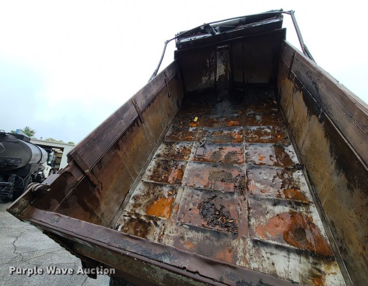 image for item DI6245 1996 Ford Aeromax L9000  dump truck