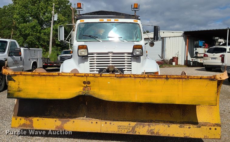 image for item DI6247 1997 International 4900  Crew Cab dump truck