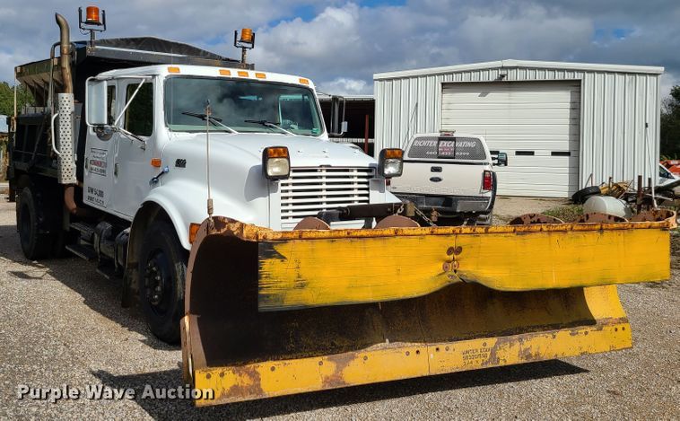 image for item DI6247 1997 International 4900  Crew Cab dump truck