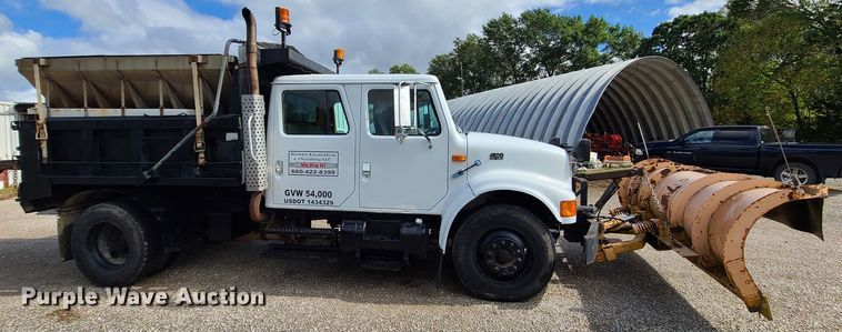 image for item DI6247 1997 International 4900  Crew Cab dump truck