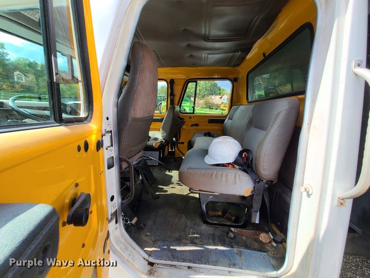 image for item DI6247 1997 International 4900  Crew Cab dump truck