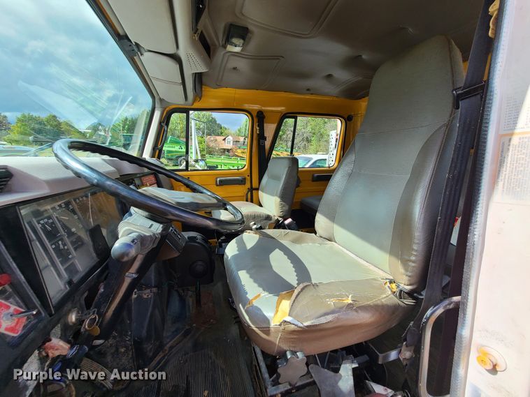 image for item DI6247 1997 International 4900  Crew Cab dump truck