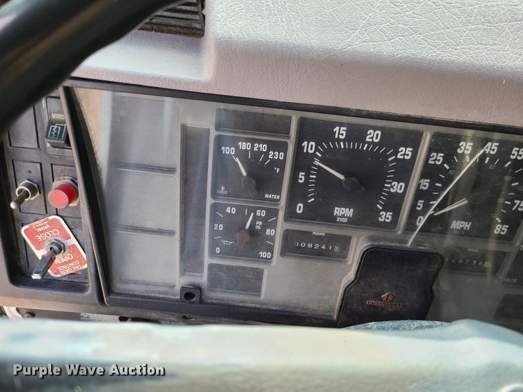 image for item DI6247 1997 International 4900  Crew Cab dump truck