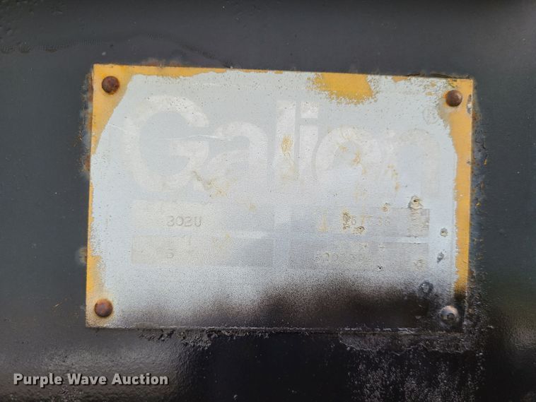 image for item DI6247 1997 International 4900  Crew Cab dump truck