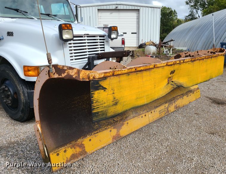 image for item DI6247 1997 International 4900  Crew Cab dump truck