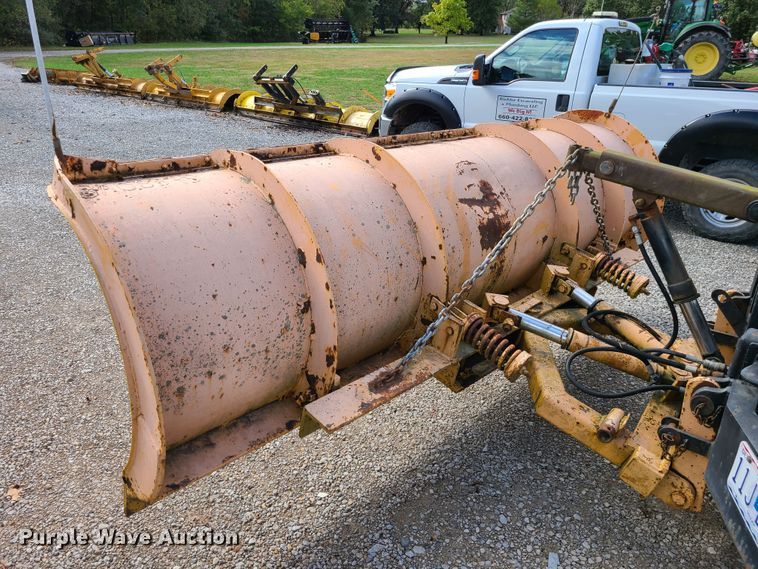 image for item DI6247 1997 International 4900  Crew Cab dump truck