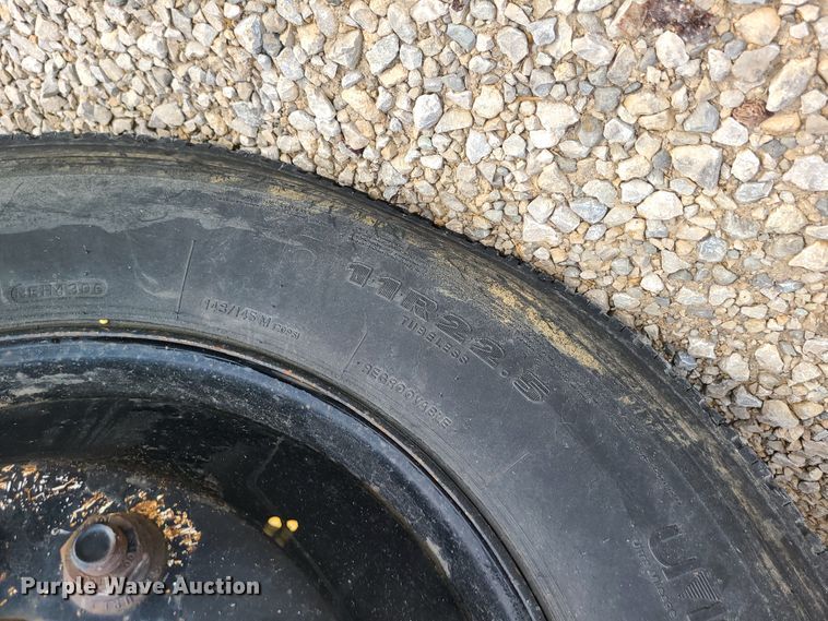 image for item DI6247 1997 International 4900  Crew Cab dump truck