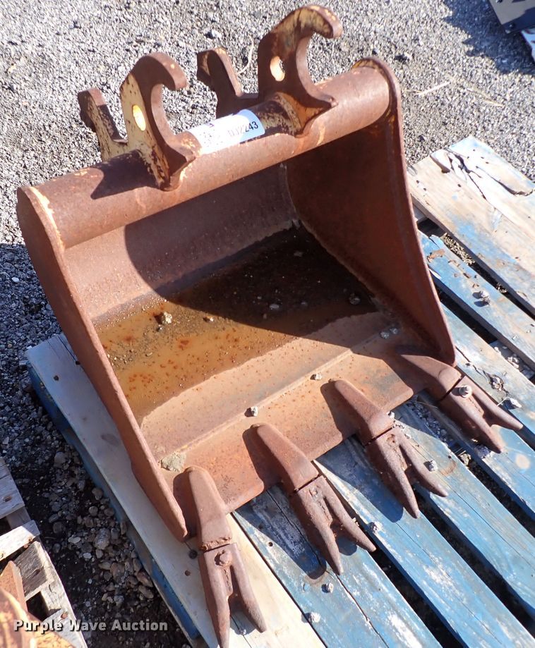 image for item DJ2243 24" W excavator bucket