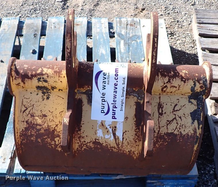 image for item DJ2243 24" W excavator bucket