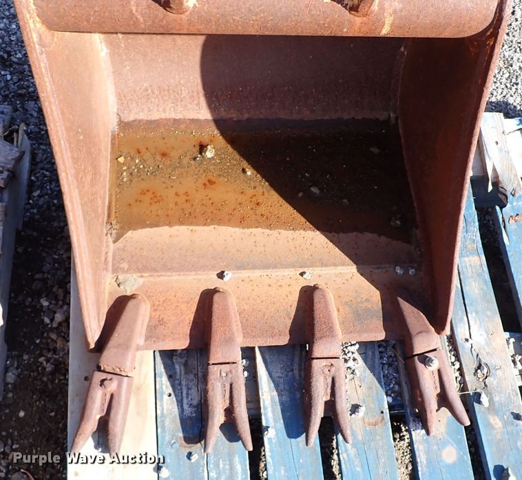 image for item DJ2243 24" W excavator bucket