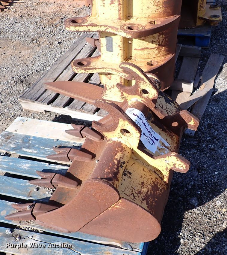 image for item DJ2243 24" W excavator bucket