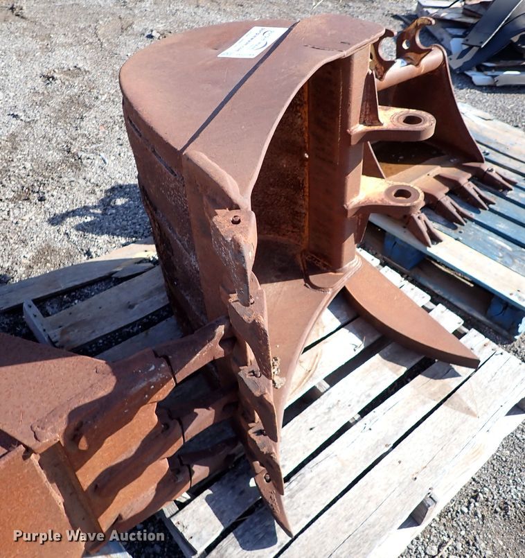 image for item DJ2244 John Deere AT192019 excavator bucket