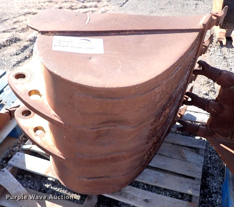 image for item DJ2244 John Deere AT192019 excavator bucket