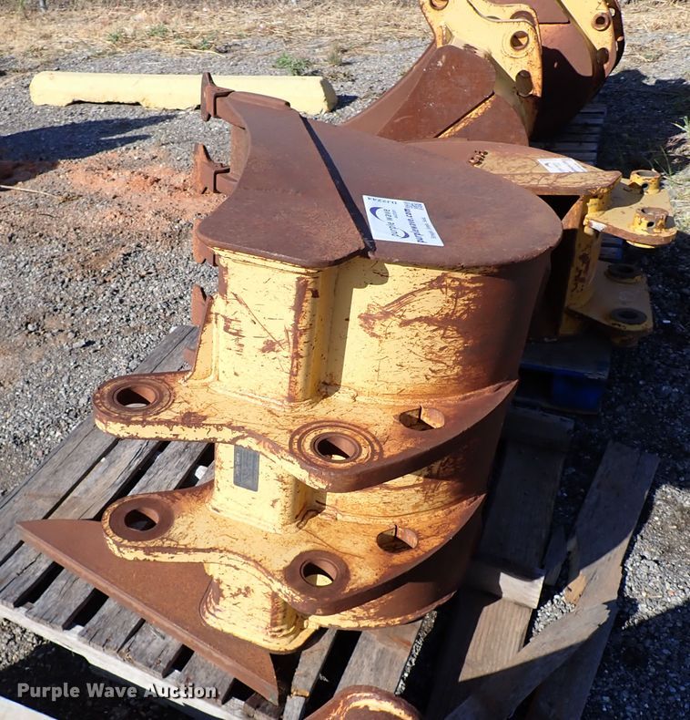 image for item DJ2244 John Deere AT192019 excavator bucket