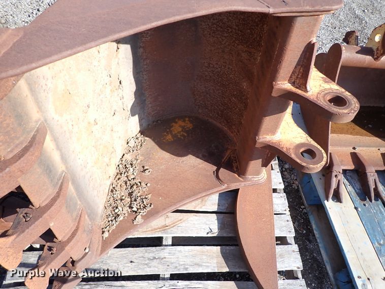 image for item DJ2244 John Deere AT192019 excavator bucket