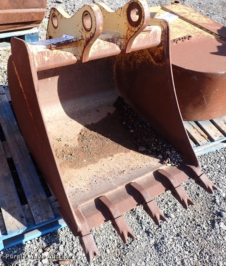 image for item DJ2246 John Deere AT192019 excavator bucket