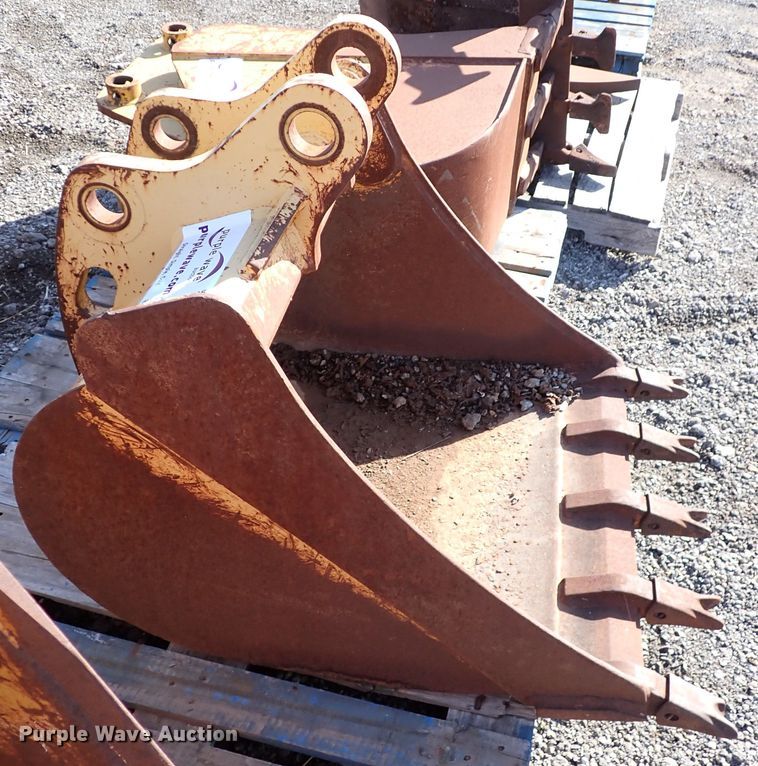 image for item DJ2246 John Deere AT192019 excavator bucket