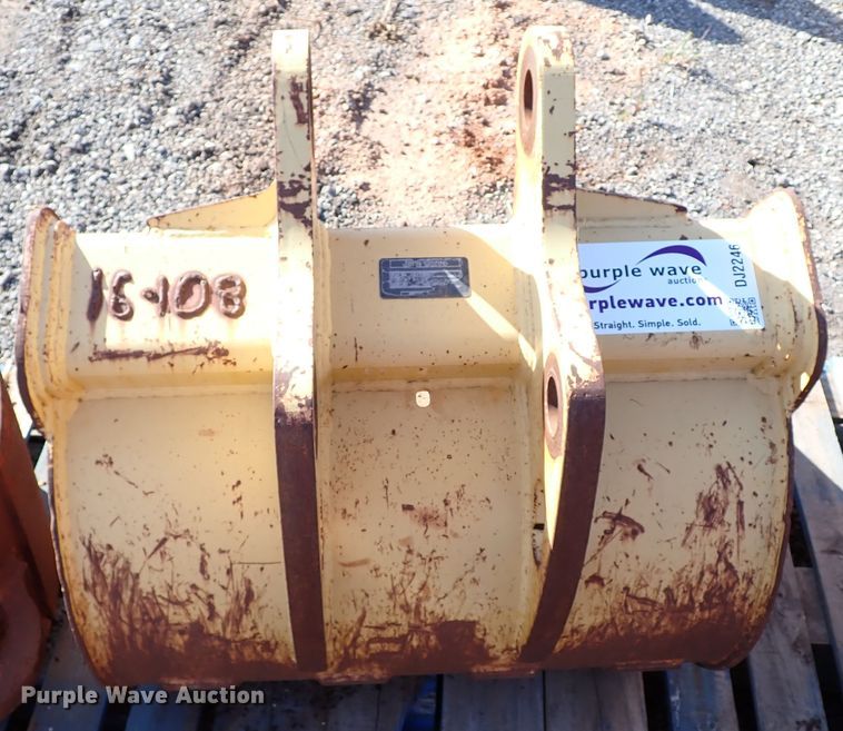 image for item DJ2246 John Deere AT192019 excavator bucket