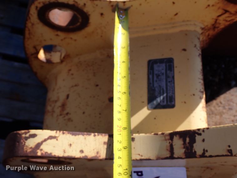 image for item DJ2246 John Deere AT192019 excavator bucket