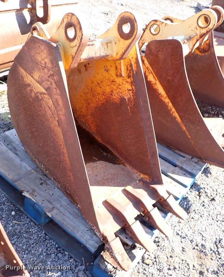 image for item DJ2247 18" W excavator bucket