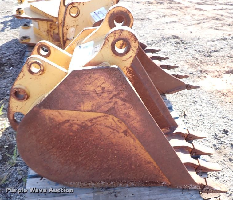 image for item DJ2247 18" W excavator bucket
