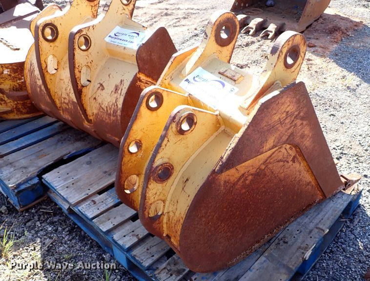 image for item DJ2247 18" W excavator bucket