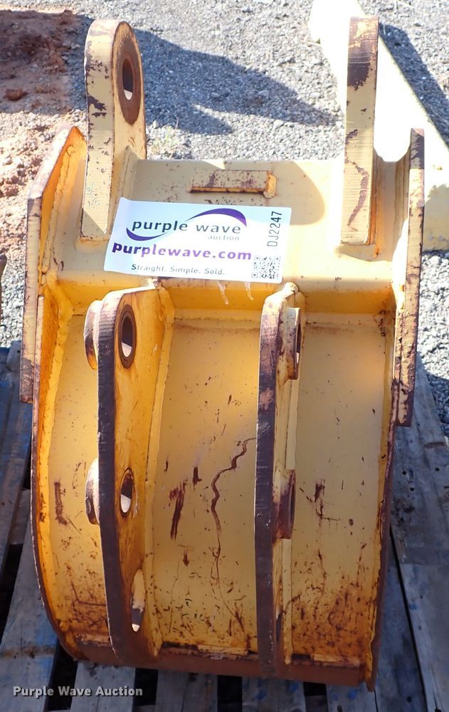 image for item DJ2247 18" W excavator bucket