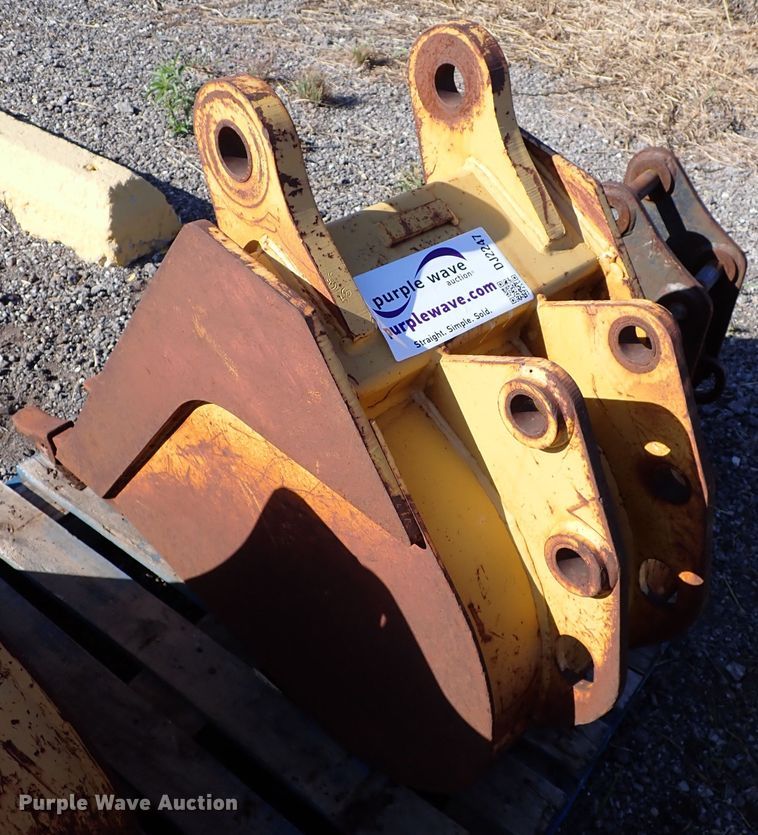 image for item DJ2247 18" W excavator bucket