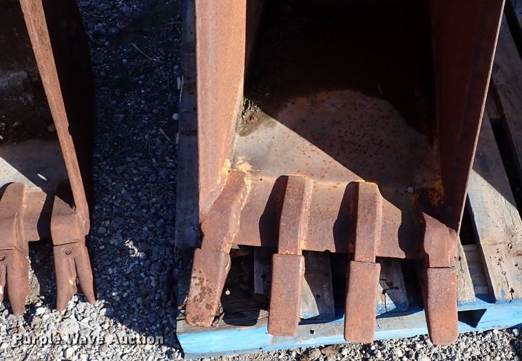 image for item DJ2247 18" W excavator bucket