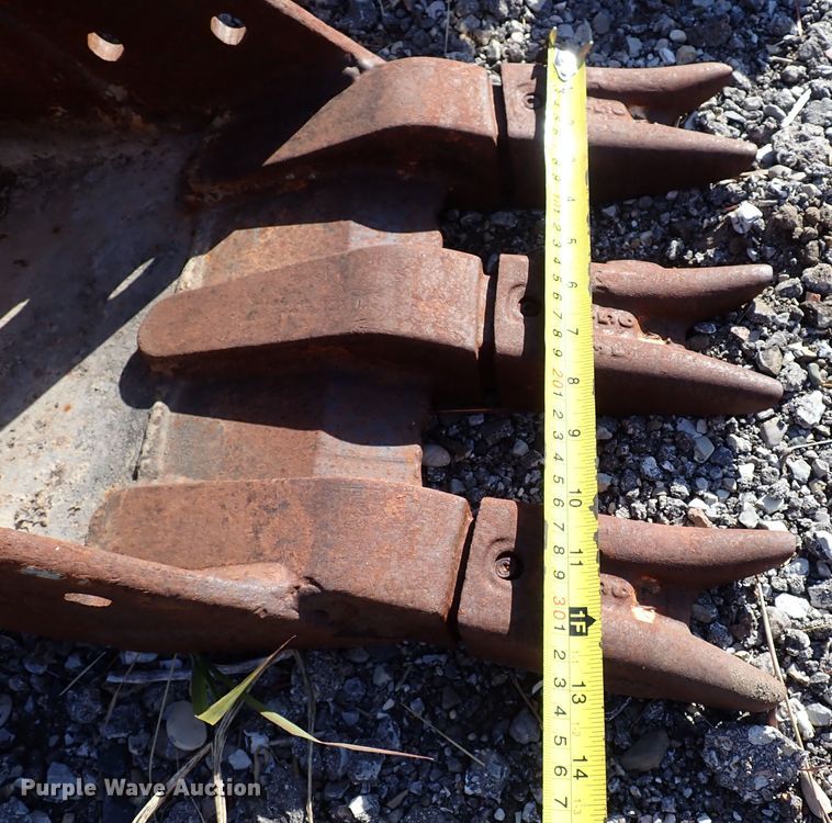 image for item DJ2248 12" W excavator bucket