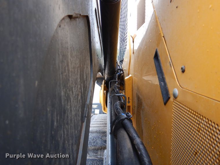 image for item DJ7404 2021 John Deere 333G  tracked skid steer loader