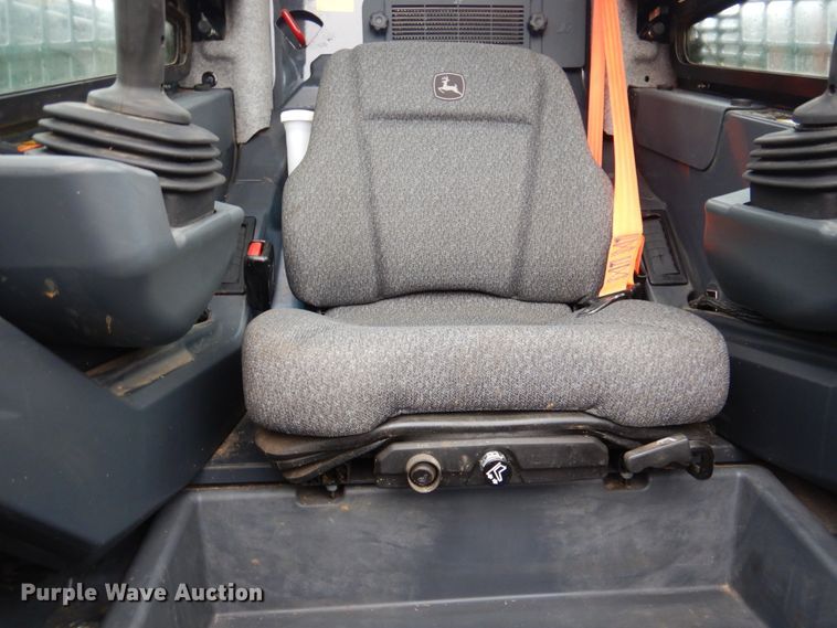 image for item DJ7404 2021 John Deere 333G  tracked skid steer loader