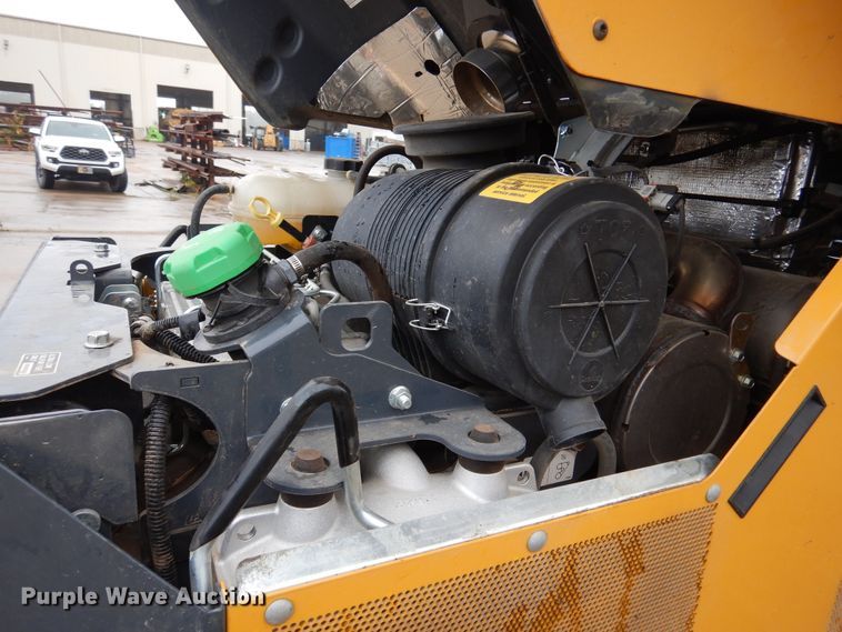 image for item DJ7404 2021 John Deere 333G  tracked skid steer loader