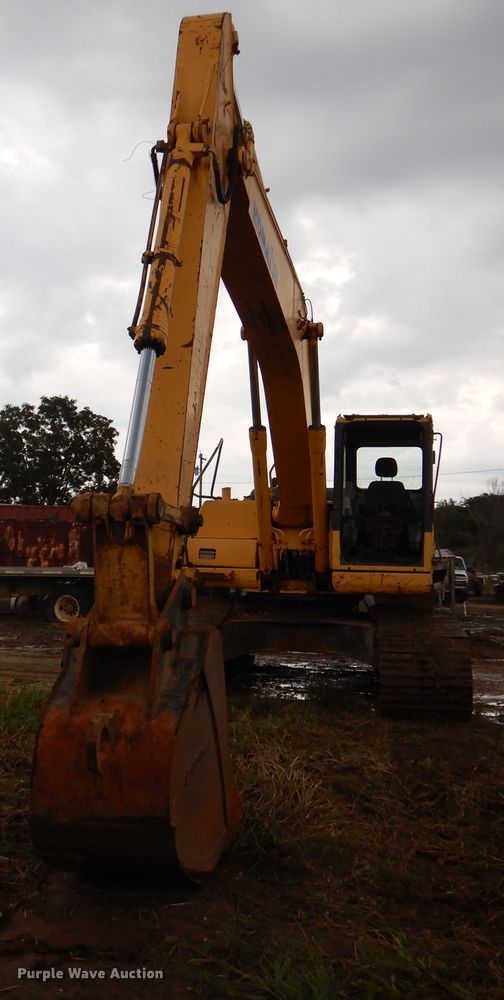 image for item DJ7411 2002 Komatsu PC200LC-7  excavator