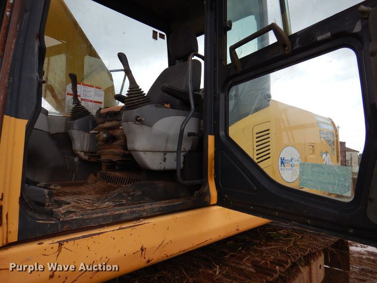 image for item DJ7411 2002 Komatsu PC200LC-7  excavator