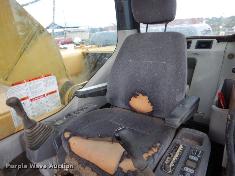 image for item DJ7411 2002 Komatsu PC200LC-7  excavator