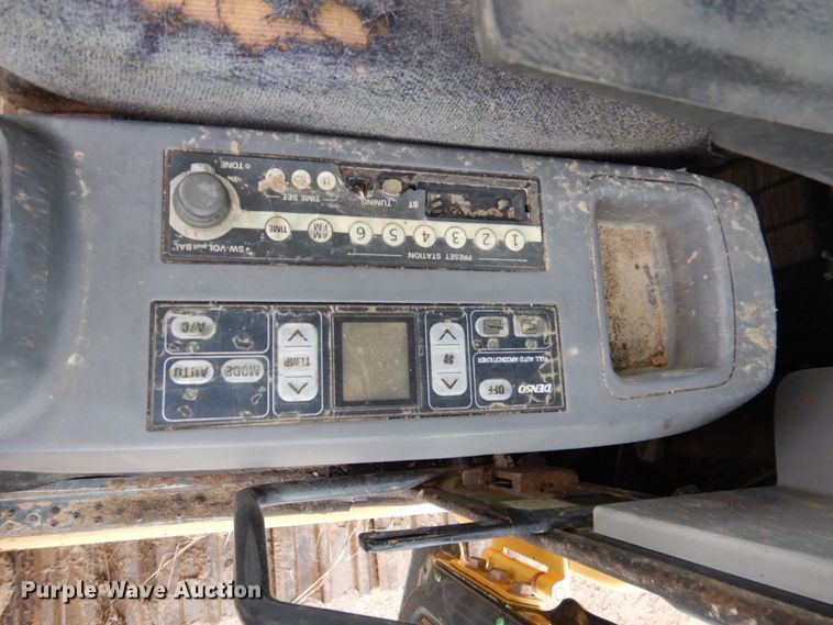 image for item DJ7411 2002 Komatsu PC200LC-7  excavator