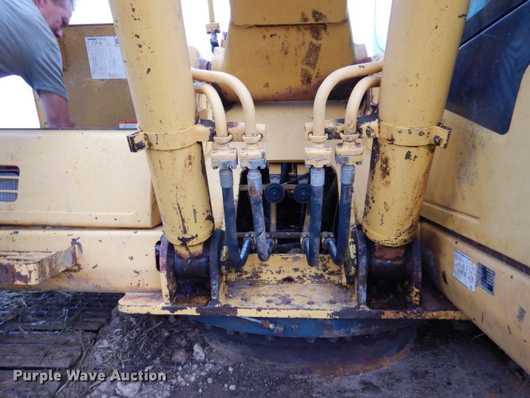 image for item DJ7411 2002 Komatsu PC200LC-7  excavator