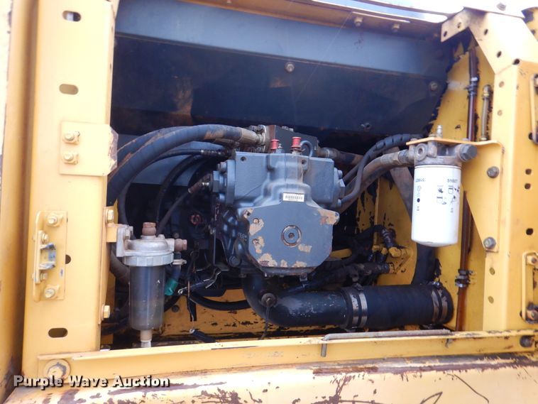 image for item DJ7411 2002 Komatsu PC200LC-7  excavator