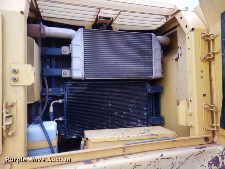 image for item DJ7411 2002 Komatsu PC200LC-7  excavator