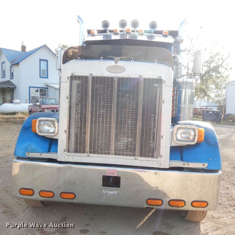 image for item DK2999 1996 Peterbilt 379  dump truck