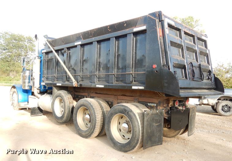 image for item DK2999 1996 Peterbilt 379  dump truck